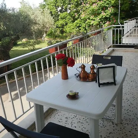 Apartment Toronis